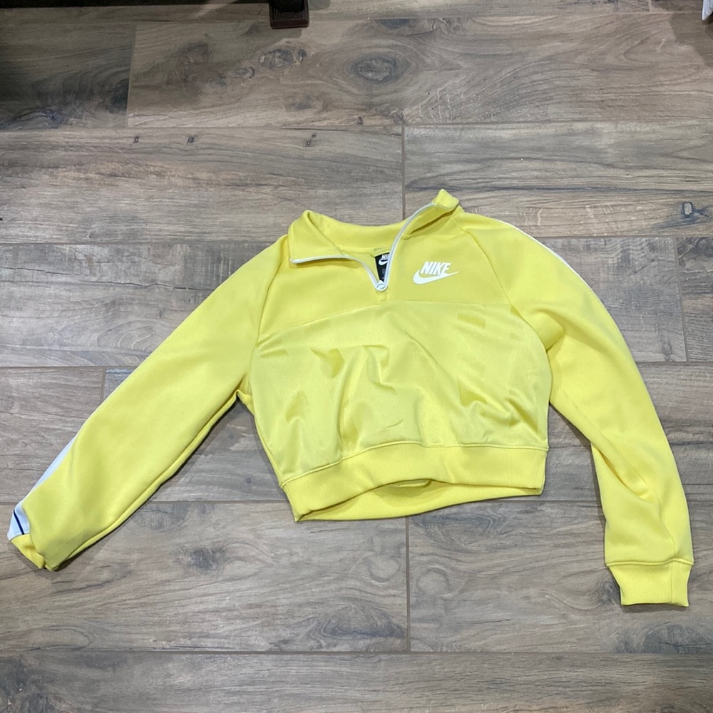 Like new Nike cropped sweater